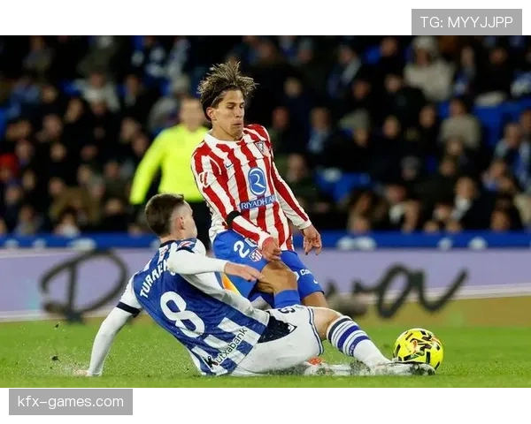 奥布拉克神勇扑救助球队登顶榜首，状态火热巩固争冠竞争力