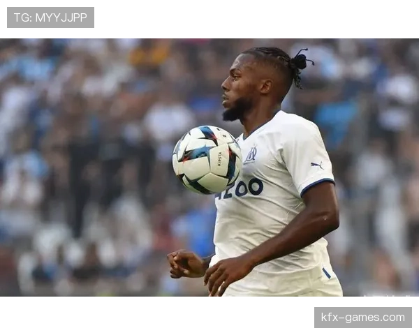 塔瓦雷斯比赛阅读能力持续提升，攻防转换表现稳健